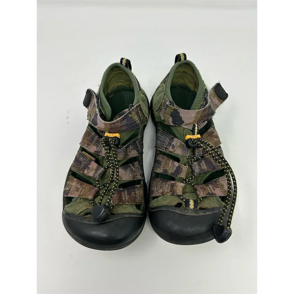 KEEN Newport H2 Youth Sport Sandals Green Camo Closed Toe Waterproof Size 2